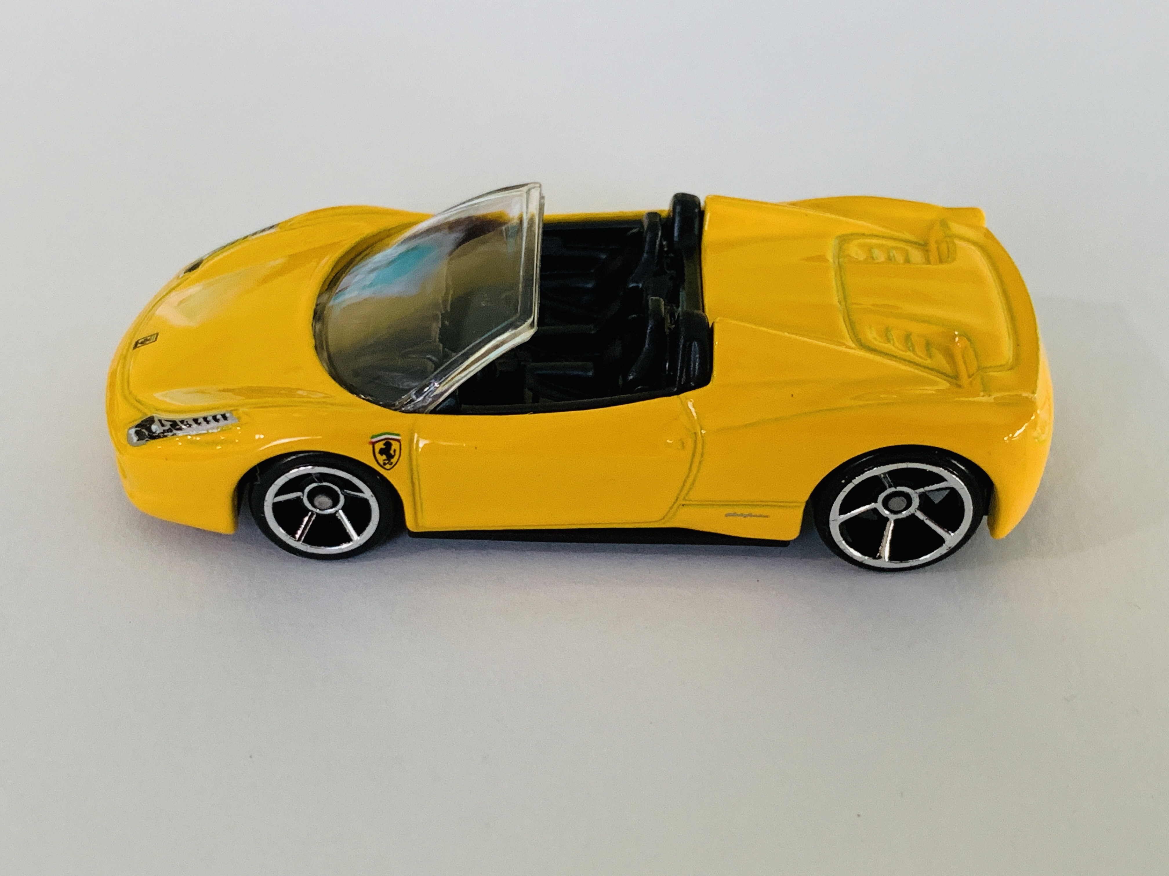 hot-wheels-ferrari-458-spider