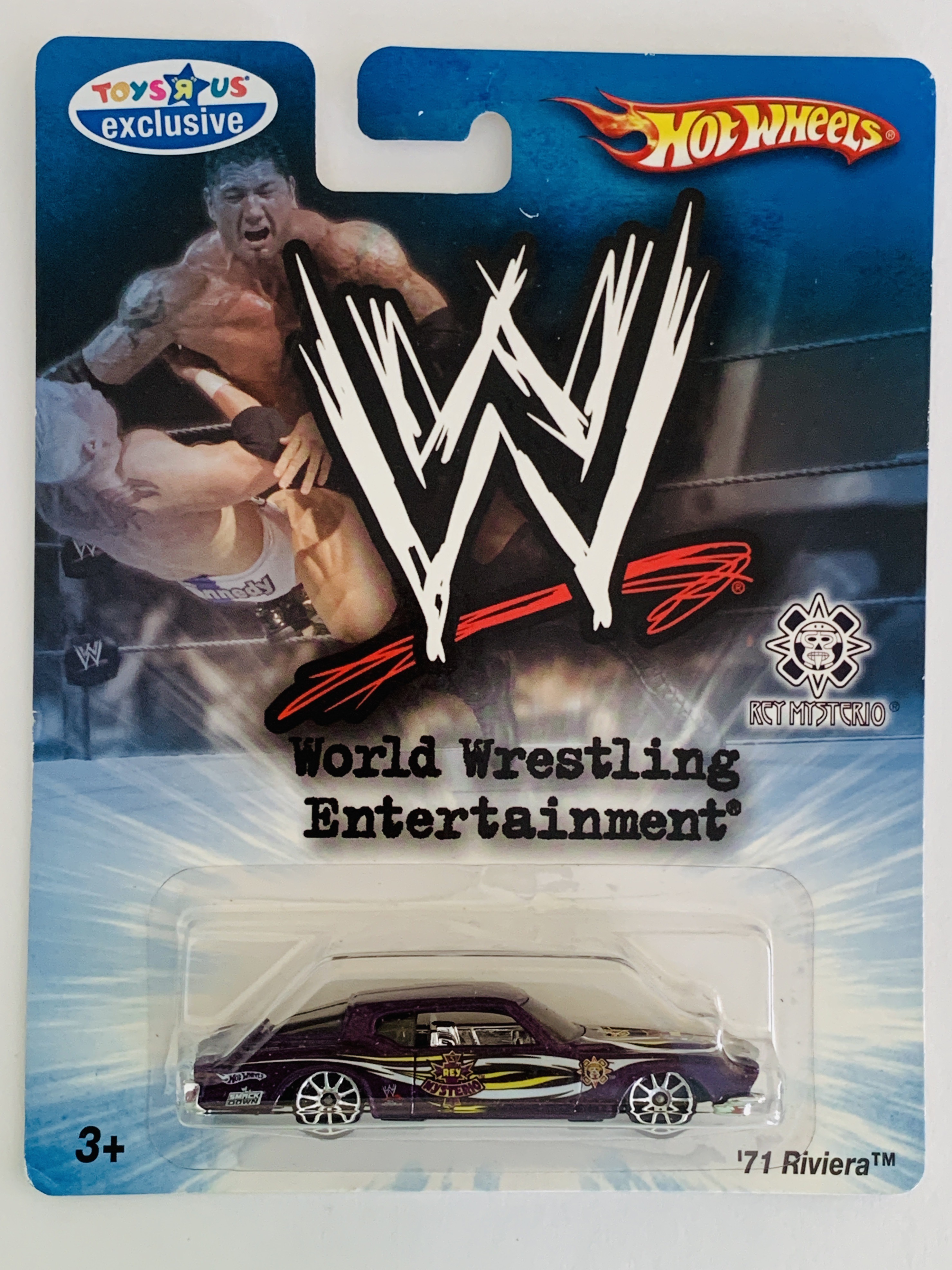Hot Wheels Toys R Us Exclusive World Wrestling Entertainmen Rey Mysterio '71 Riviera