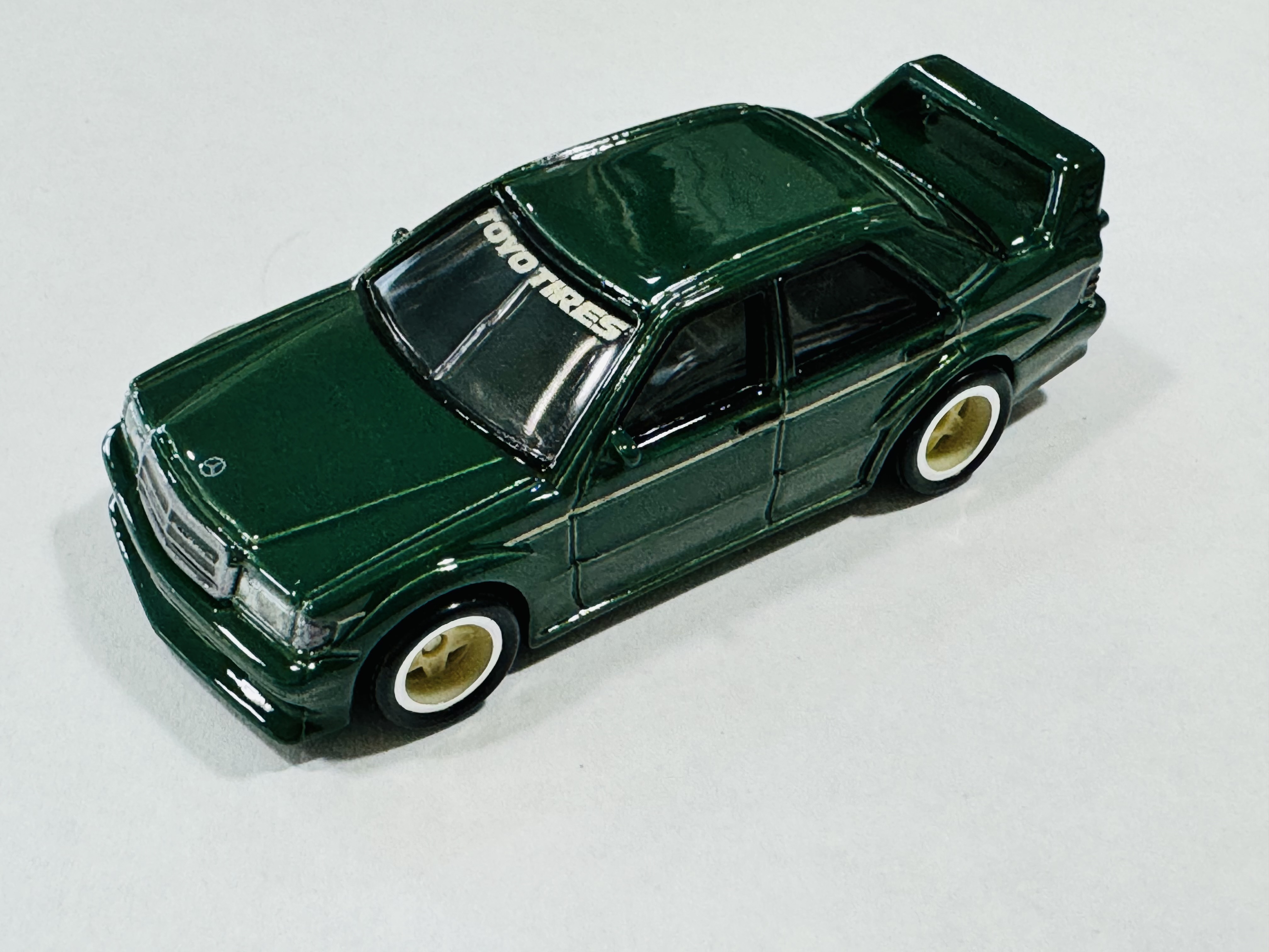 Hot Wheels Premium Boulevard Mercedes-Benz 190 E 2.5-16